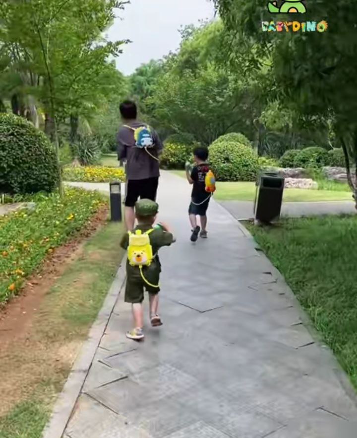 أفضل مفاجأة وهدية لصغيرك 🎒💦 الحقيبة المائية للأطفال مع كابوس رشاش – متعة اللعب تبدأ من هنا! ☀️