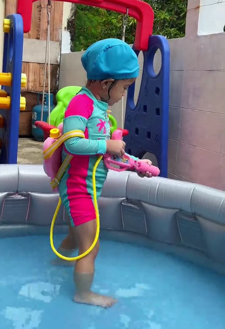 أفضل مفاجأة وهدية لصغيرك 🎒💦 الحقيبة المائية للأطفال مع كابوس رشاش – متعة اللعب تبدأ من هنا! ☀️